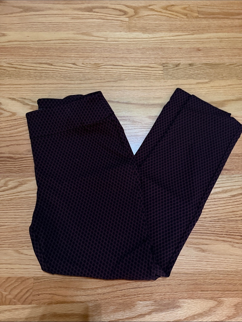 Roz & Ali Men's Dress Pants in Dark Burgundy with Geometric Print